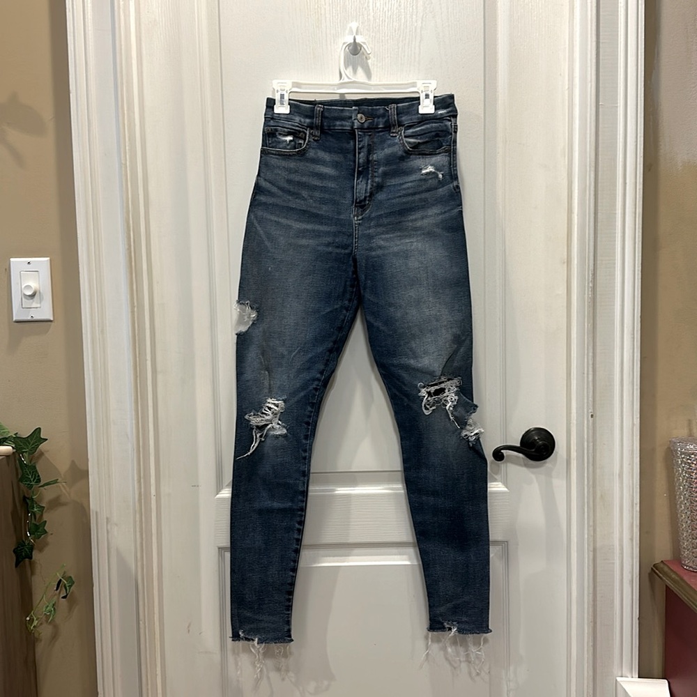 American Eagle distressed super stretch jeans